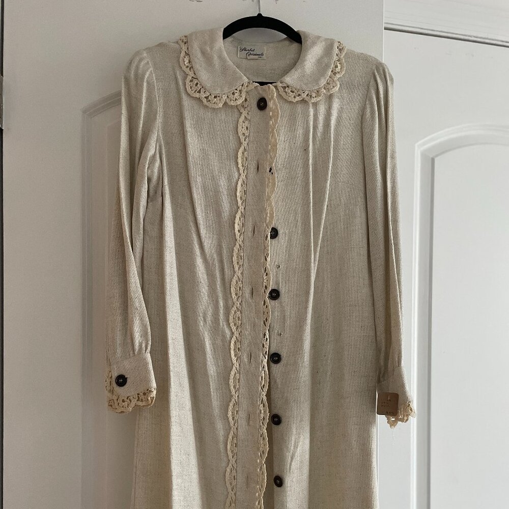 White Vintage dress, Sherbet Originals, 80s in a very good condition. Size small